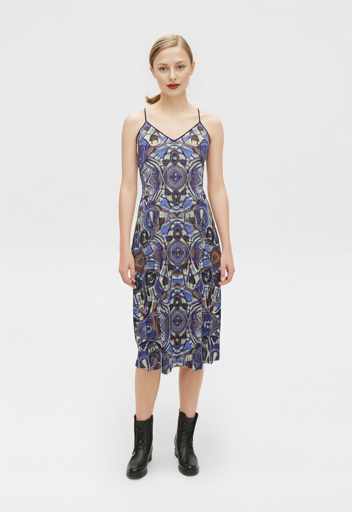 Sleeveless Midi  Dress in electric 3